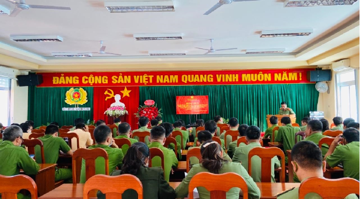 Tổ chức sinh hoạt chính trị Kỷ niệm 76 năm Ngày truyền thống lực lượng tham mưu CAND, lực lượng Cảnh sát hình sự, lực lượng Cảnh sát QLHC về TTXH